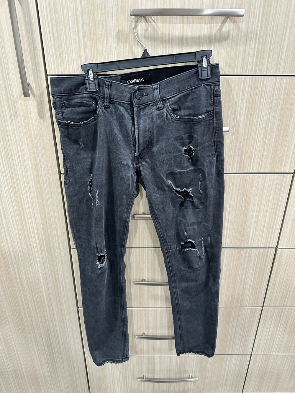 Express Men’s Black Distressed Skinny Jeans